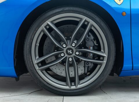 Ferrari 488 SPIDER 32