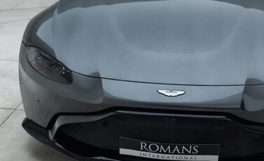 Aston Martin V8 Vantage 24