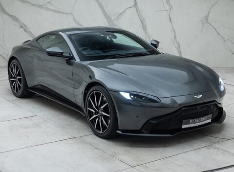Aston Martin V8 Vantage 11