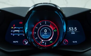 Aston Martin V8 Vantage 18