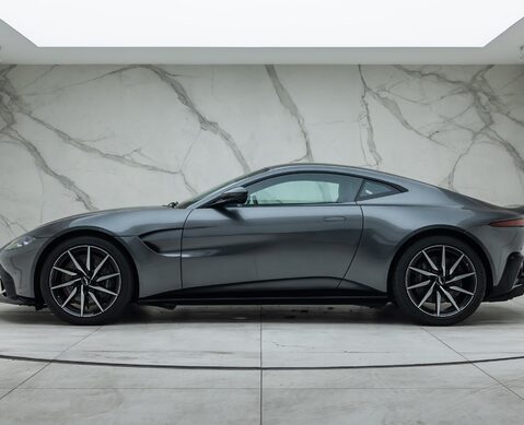 Aston Martin V8 Vantage 