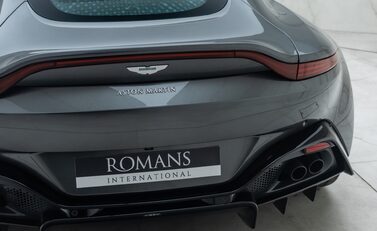 Aston Martin V8 Vantage 25