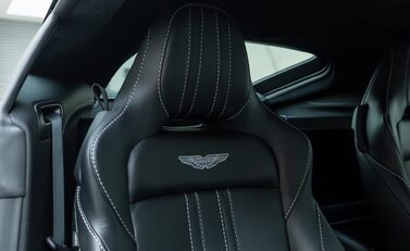 Aston Martin V8 Vantage 15