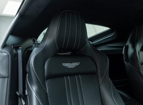 Aston Martin V8 Vantage 15