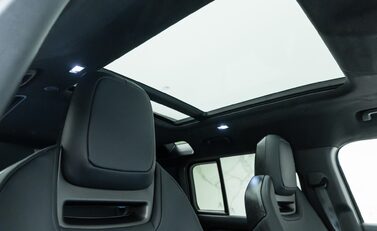 Land Rover Defender 110 OCTA EDITION ONE 18