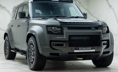 Land Rover Defender 110 OCTA EDITION ONE 9