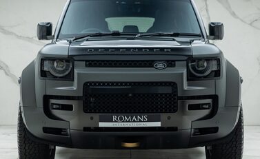 Land Rover Defender 110 OCTA EDITION ONE 7