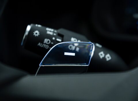 Land Rover Defender 110 OCTA EDITION ONE 14