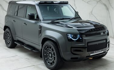 Land Rover Defender 110 OCTA EDITION ONE 11