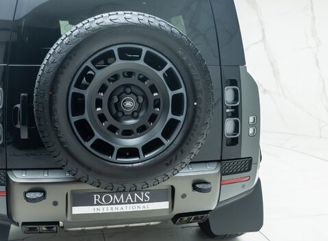 Land Rover Defender 110 OCTA EDITION ONE 37