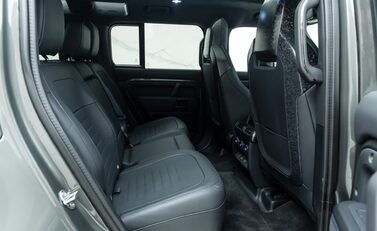 Land Rover Defender 110 OCTA EDITION ONE 20