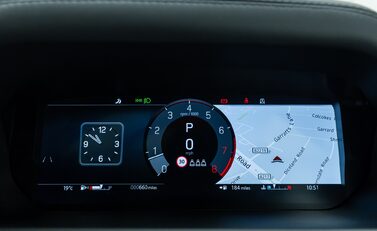 Land Rover Defender 110 OCTA EDITION ONE 25