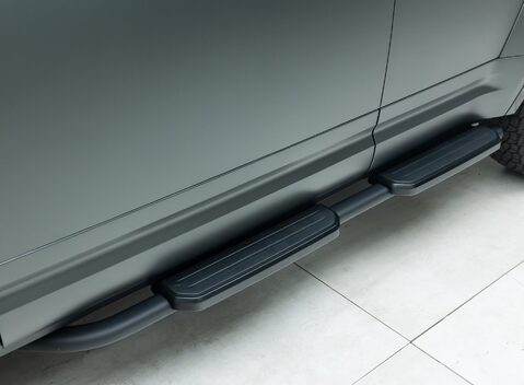 Land Rover Defender 110 OCTA EDITION ONE 43