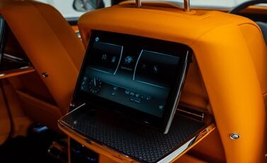 Rolls-Royce Cullinan BLACK BADGE 17