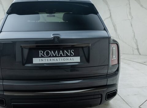 Rolls-Royce Cullinan BLACK BADGE 32