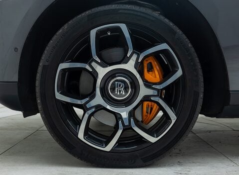 Rolls-Royce Cullinan BLACK BADGE 30