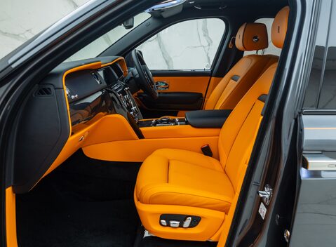 Rolls-Royce Cullinan BLACK BADGE 18
