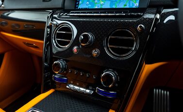 Rolls-Royce Cullinan BLACK BADGE 24