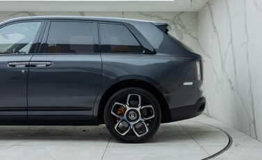 Rolls-Royce Cullinan BLACK BADGE 37
