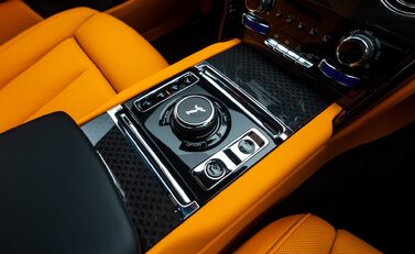 Rolls-Royce Cullinan BLACK BADGE 25