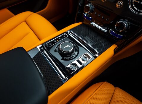 Rolls-Royce Cullinan BLACK BADGE 25