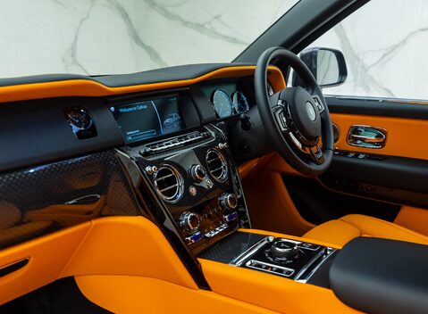 Rolls-Royce Cullinan BLACK BADGE 19