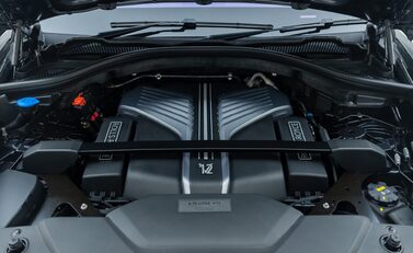 Rolls-Royce Cullinan BLACK BADGE 38