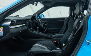 Porsche 911 GT3 (991.2) 18