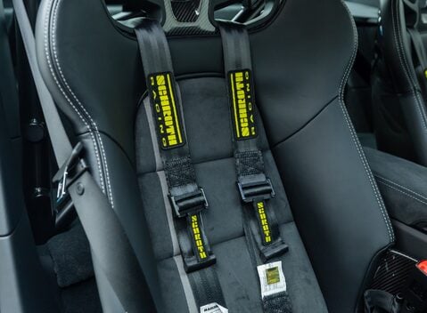 Porsche 911 GT3 (991.2) 16