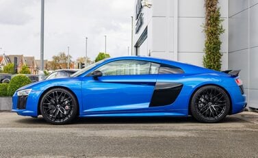 Audi R8 V10 PLUS 3