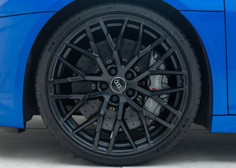 Audi R8 V10 PLUS