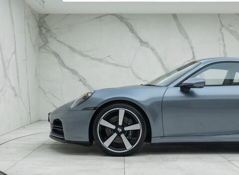 Porsche 911 Carrera T (992.2) 35