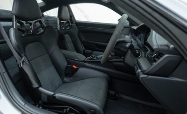 Porsche 911 Carrera T (992.2) 11