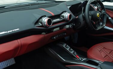 Ferrari 812 Superfast 16