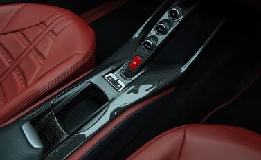 Ferrari 812 Superfast 22