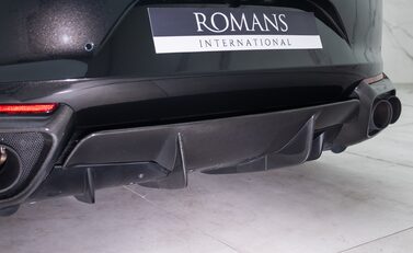 Ferrari 812 Superfast 38