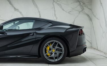 Ferrari 812 Superfast 41