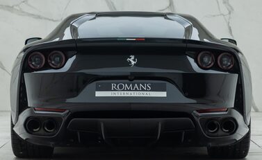 Ferrari 812 Superfast 5