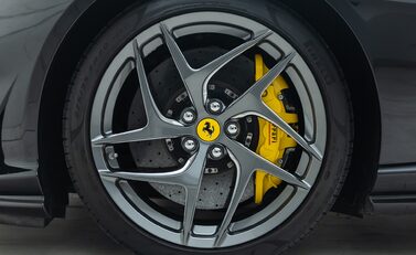 Ferrari 812 Superfast 27