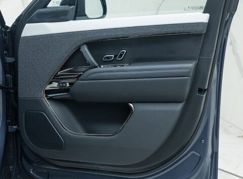 Land Rover Range Rover Sport P460e AUTOBIOGRAPHY 26