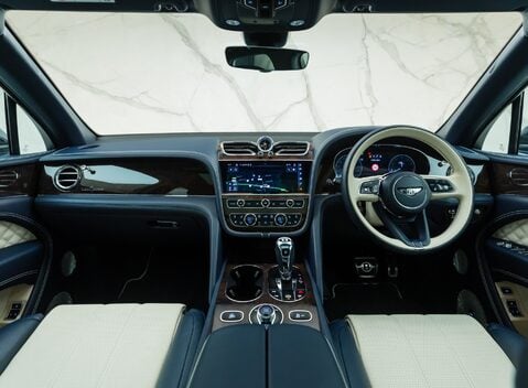 Bentley Bentayga V8 First Edition 23