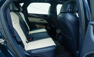 Bentley Bentayga V8 First Edition 19