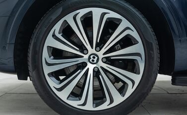 Bentley Bentayga V8 First Edition 32