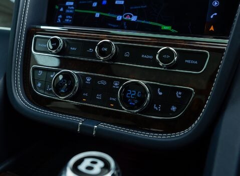 Bentley Bentayga V8 First Edition 28
