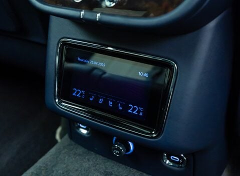 Bentley Bentayga V8 First Edition 20