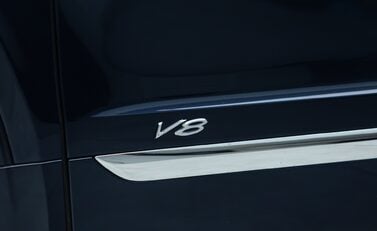 Bentley Bentayga V8 First Edition 35