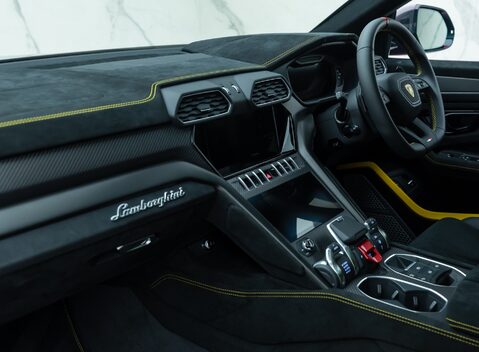 Lamborghini Urus PERFORMANTE 21