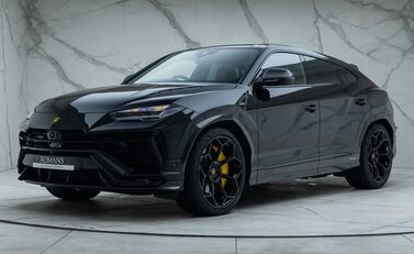 Lamborghini Urus PERFORMANTE 1