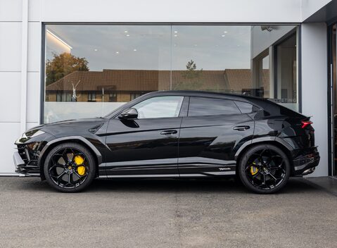 Lamborghini Urus PERFORMANTE 3