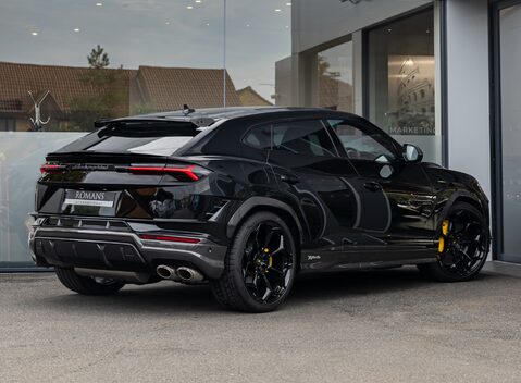 Lamborghini Urus PERFORMANTE 4